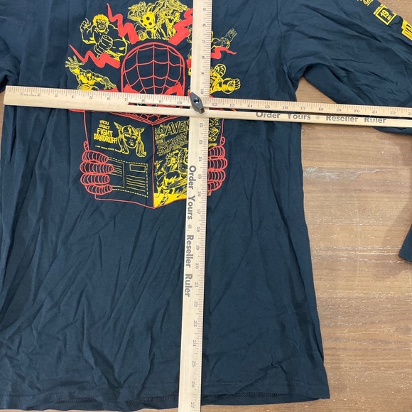 MARVEL Spider Man Lootwear Long sleeve Tee size M NWOT - Picture 9 of 9